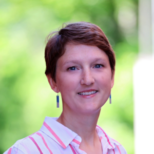 headshot - Carrie Traud Ray